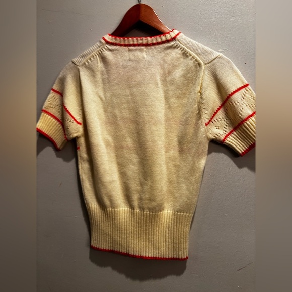 Elegant Cream and Red Women's Sweater 70’s vintage unique cute feminine - Picture 6 of 8